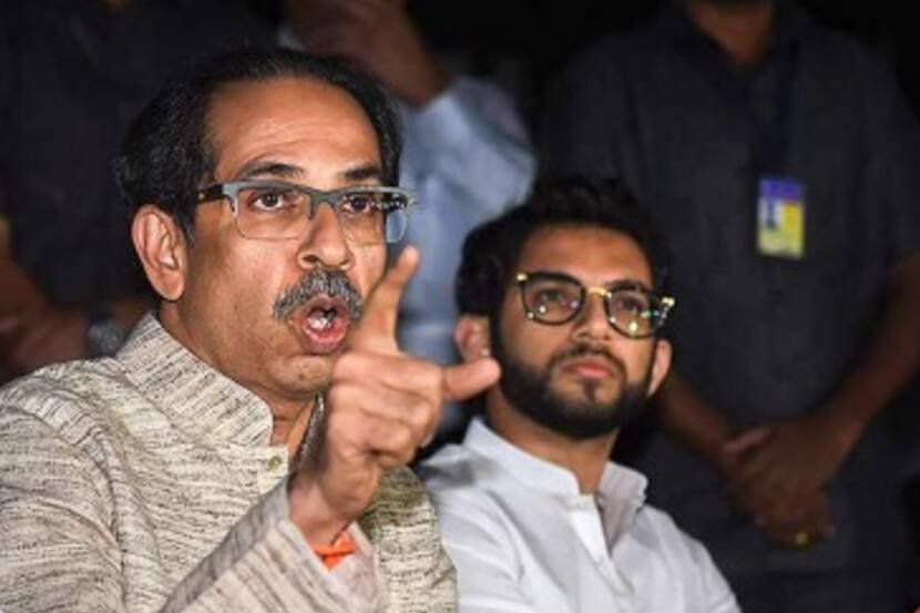 ‘बाळासाहेबांच्या पोटी नालायक मुलगा जन्माला आलाय…’; शिंदे गटातील नेत्याची ठाकरेंवर बोचरी टीका
