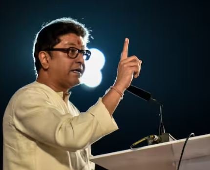 महाराष्ट्र भूषण पुरस्कार सोहळ्याला गालबोट; राज ठाकरे यांची सडकून टीका…