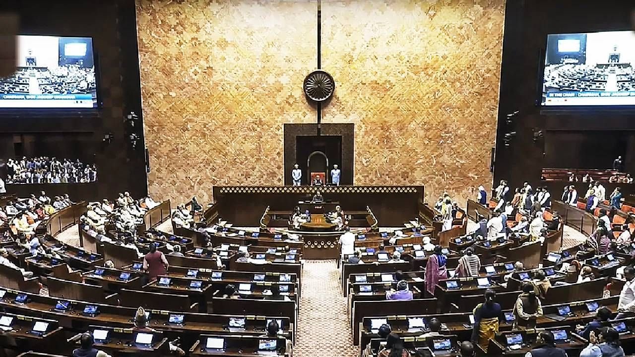 राज्यसभेत सापडलं नोटांचं बंडल, उडाला एकच गोंधळ, काँग्रेसशी काय कनेक्शन?