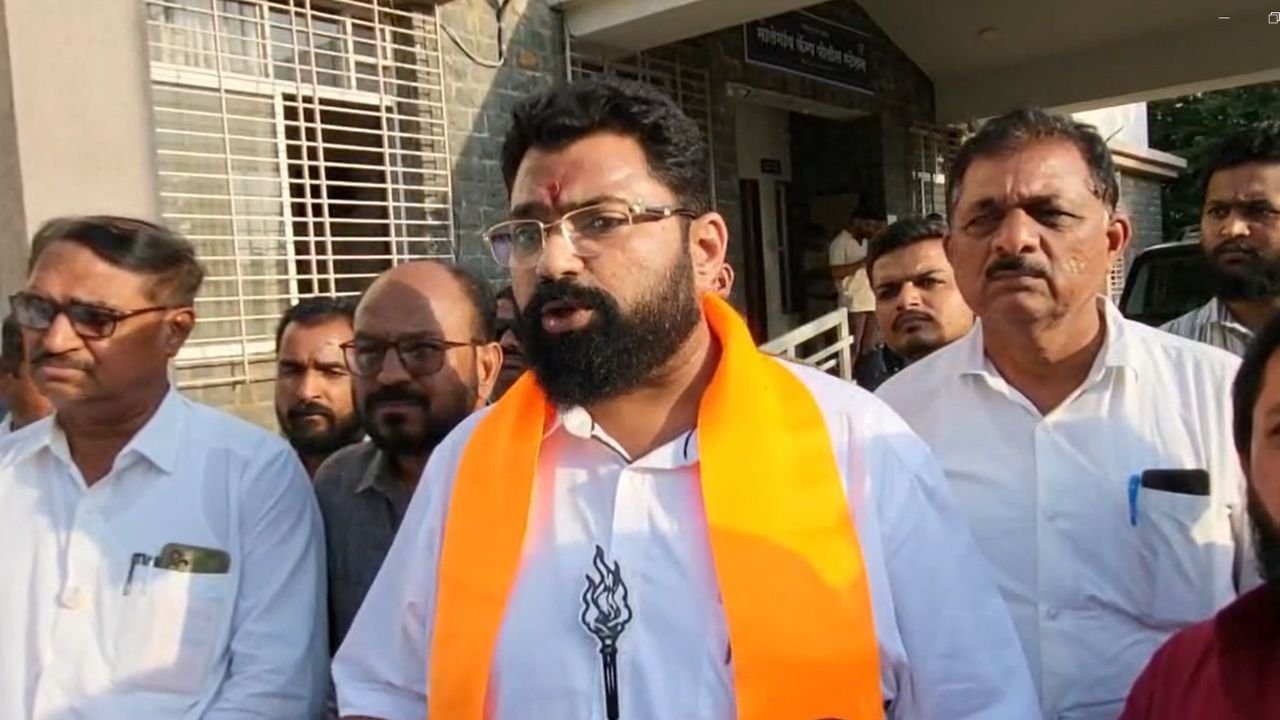 राजकीय वर्तुळात खळबळ; सभापती असलेले अद्वय हिरे यांचं बाजार समितीचं सदस्यत्वच रद्द