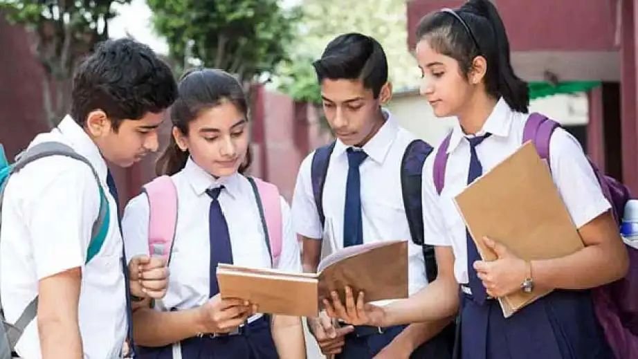 बारावीची ११ फेब्रुवारी तर दहावीची २१ फेब्रुवारीपासून परीक्षा! विद्यार्थ्यांनी ताण घेऊ नये, अभ्यासाचे करावे अचूक वेळापत्रक; वेळापत्रक कसे असावे? वाचा…