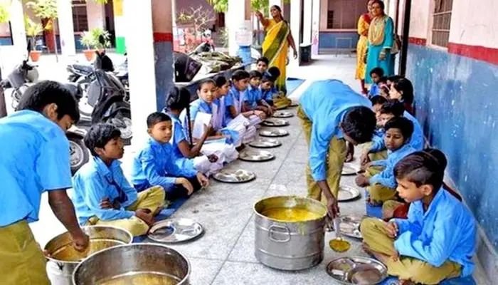 प्रधानमंत्री पोषण शक्ती निर्माण योजनेअंतर्गत १ हजार ३३१ कोटी रुपयांचा निधी थकला पुरवठादारही अडचणीत