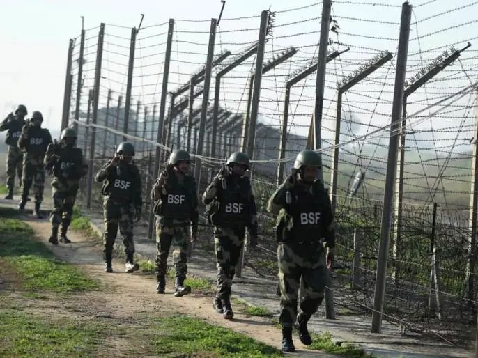 भारत – पाकिस्तानमधील परिस्थिती सुधारतेय, रात्री कोणताही हल्ला झाला नाही; लष्कराने दिली माहिती