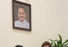 भोंदूबाबा अशोक खरात प्रकरणी चाकणकर पदमुक्त पण हा ‘एल्गार’ पुकारून थेट लढ्याचे संकेत देत सावध खेळी