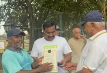 किशोर साळवी यांचा टेनिस क्षेत्रातील उल्लेखनीय योगदानाबद्दल महाराष्ट्र पोलिसांकडून गौरव